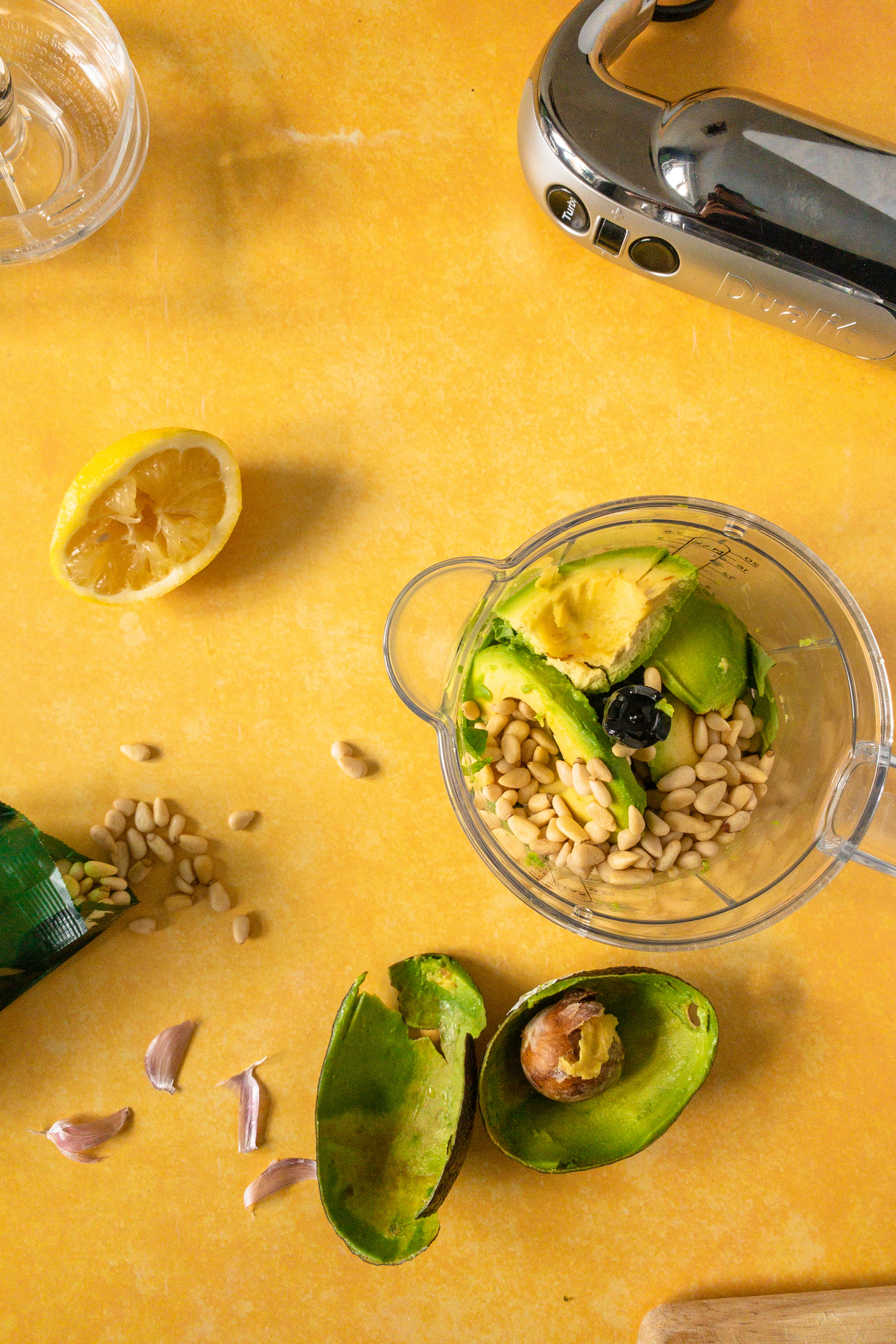 Avocado Pesto Salad
