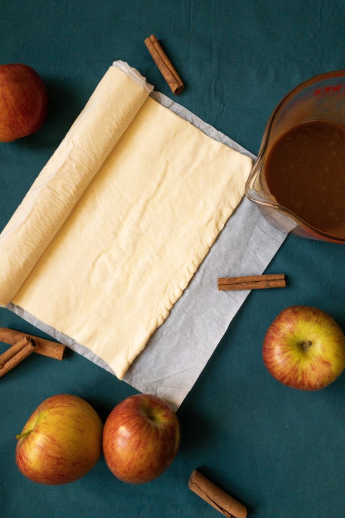 Ingredients for Apple Tart With Cinnamon Caramel