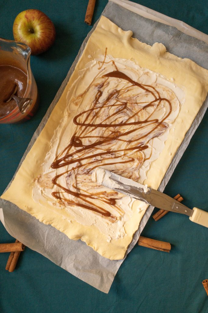 Apple Tart With Cinnamon Caramel