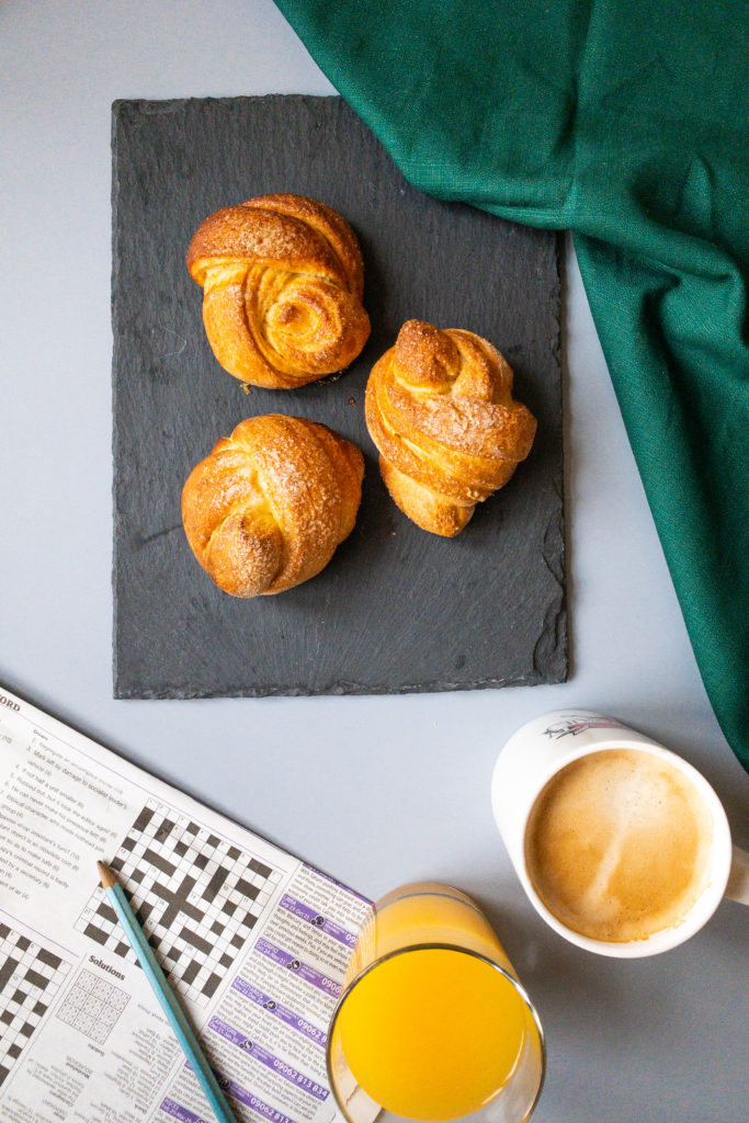 Lemon Curd Buns