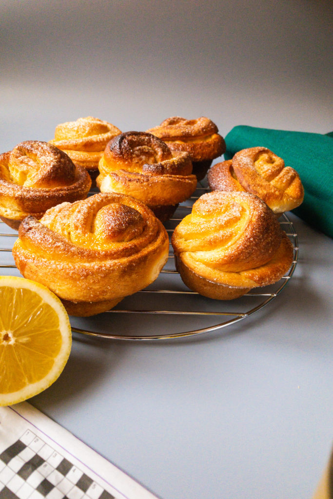 Lemon Curd Buns